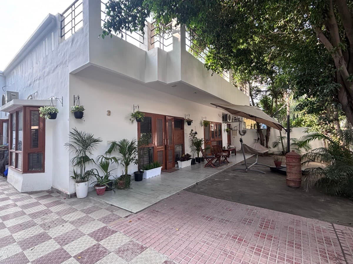 Sarah's home photo 7