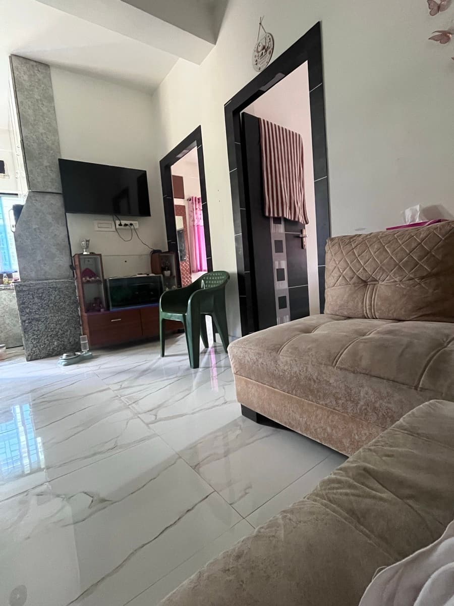 Ifat's home photo 1