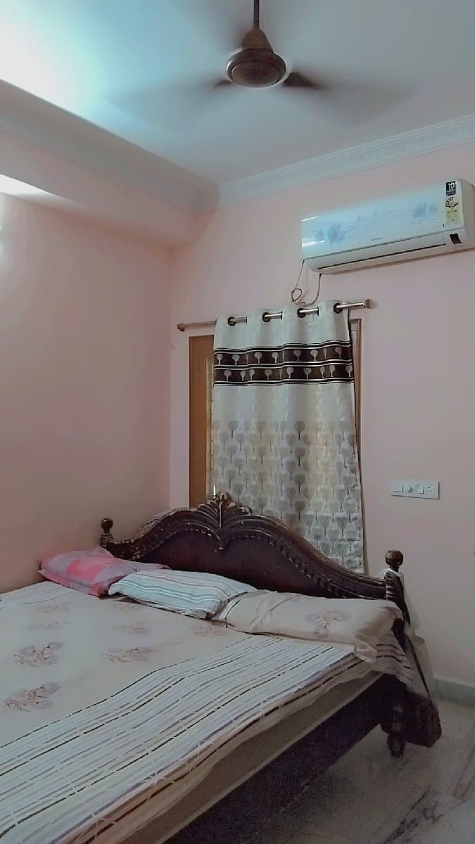 Emani's home photo 4